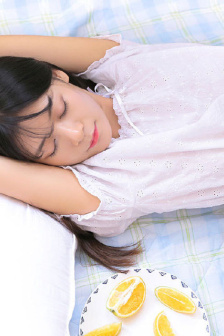 脱裤子打女孩子屁股打多久才会肿